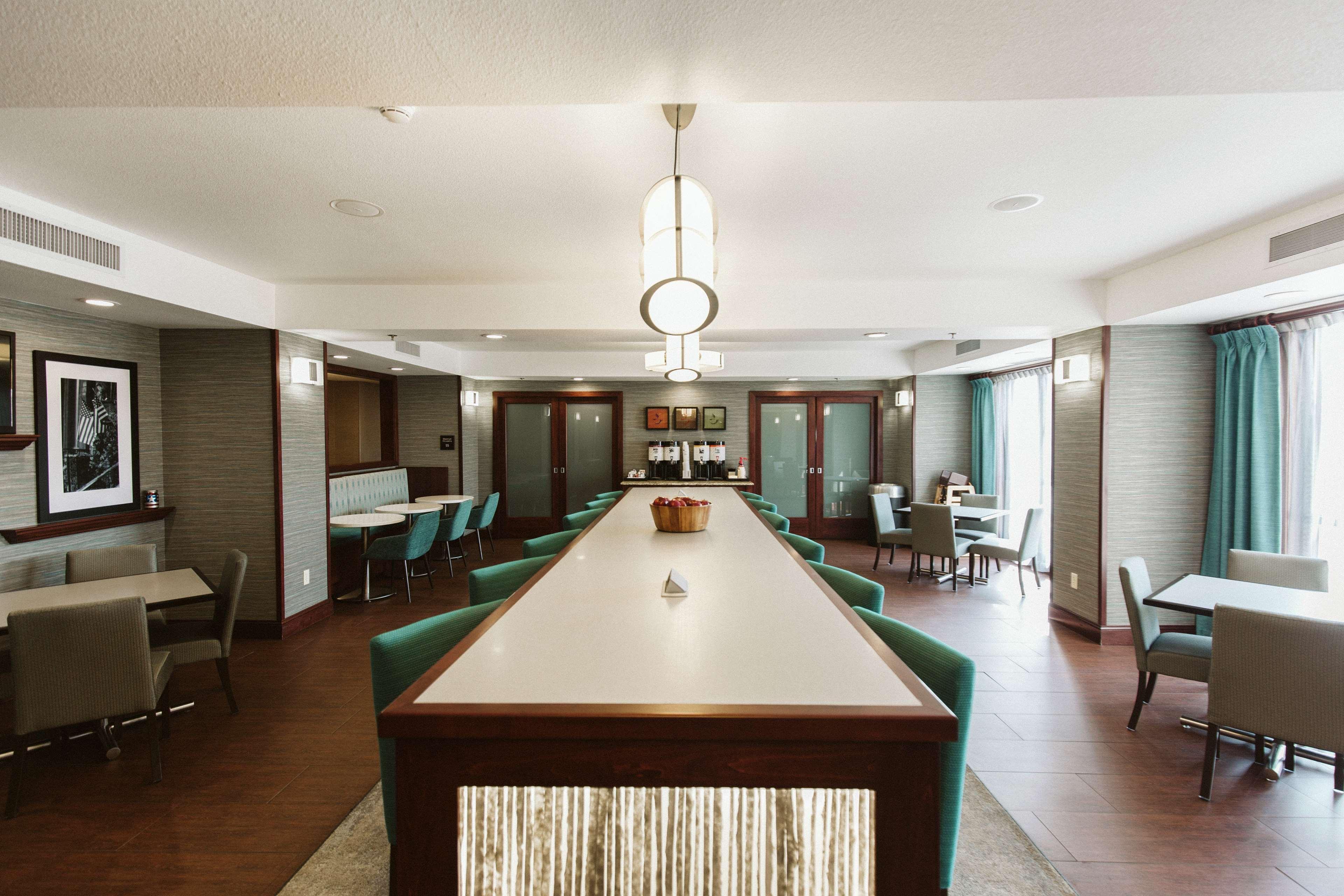 Hampton Inn Bismarck Ngoại thất bức ảnh