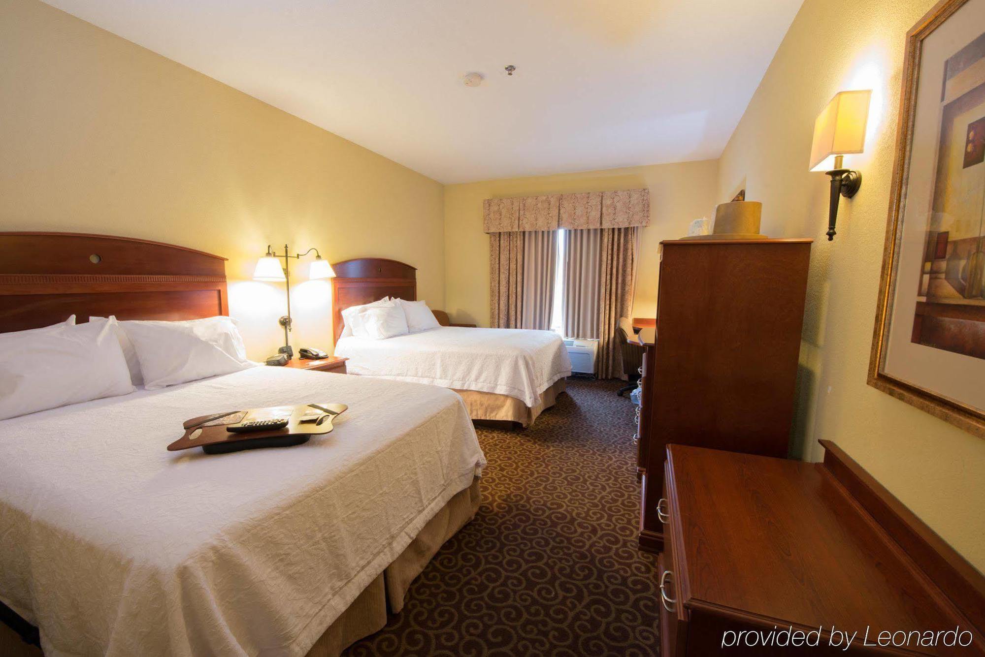 Hampton Inn Bismarck Ngoại thất bức ảnh